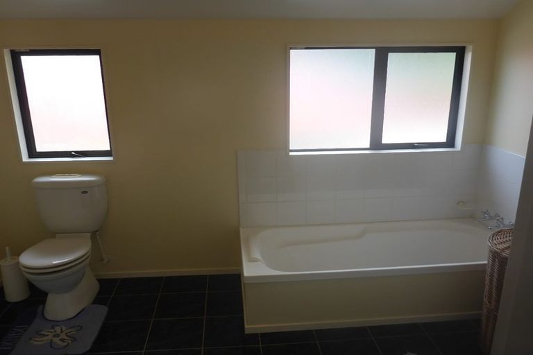 Photo of property in 53a Tauhinu Road, Miramar, Wellington, 6022