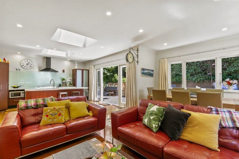 Photo of property in 32 Rothsay Road, Ngaio, Wellington, 6035