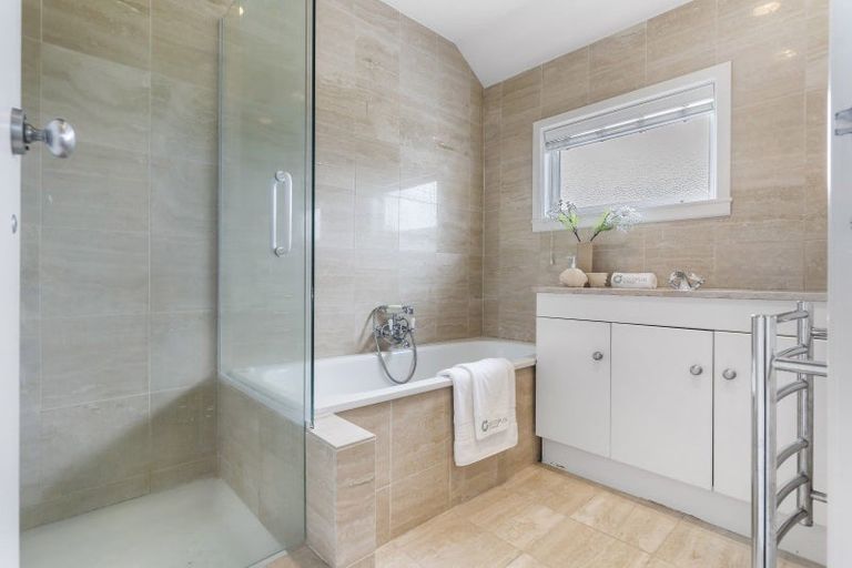 Photo of property in 206 Hurstmere Road, Takapuna, Auckland, 0622