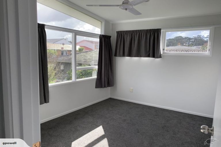 Photo of property in 5 Knightsbridge Drive, Forrest Hill, Auckland, 0620