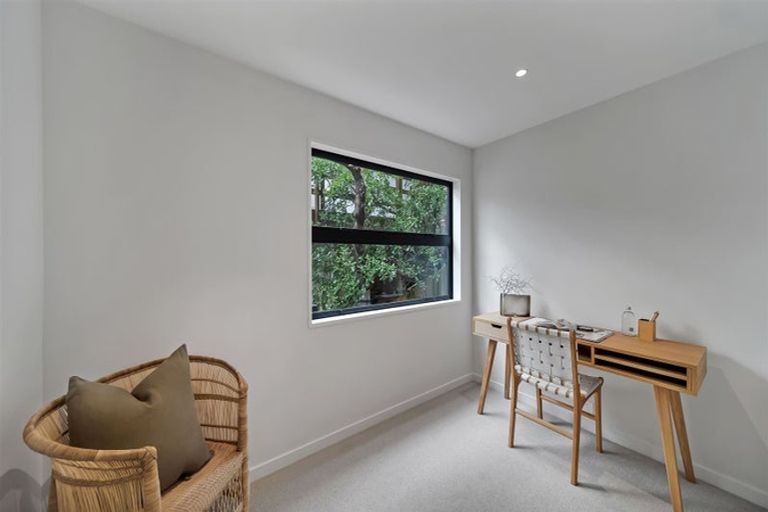 Photo of property in 7 Reserve Terrace, Lyttelton, 8082