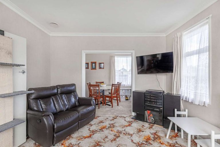 Photo of property in 9 Carlisle Street, Levin, 5510