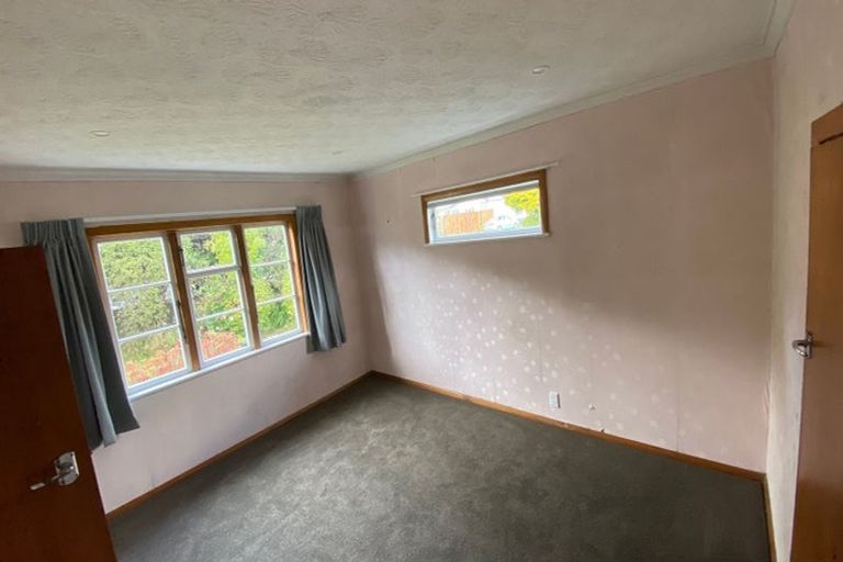 Photo of property in 66 Stokes Valley Road, Stokes Valley, Lower Hutt, 5019