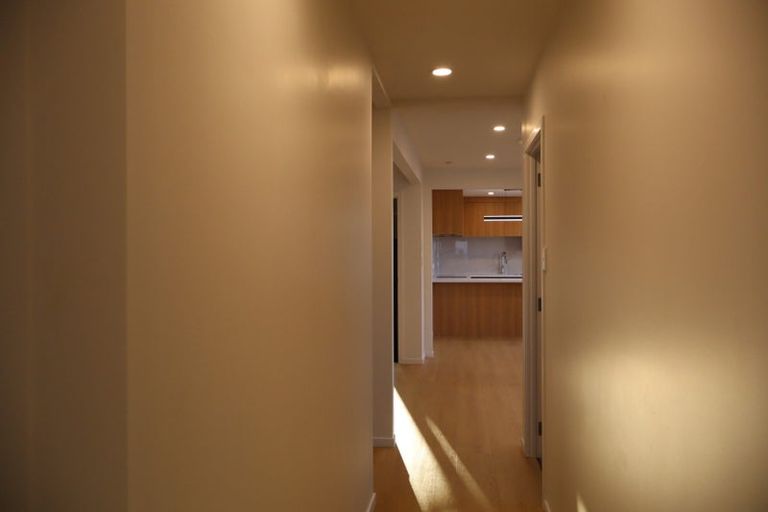 Photo of property in 1/30 Shakespeare Road, Milford, Auckland, 0620