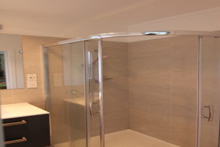 Photo of property in 2/10 Centorian Drive, Windsor Park, Auckland, 0632