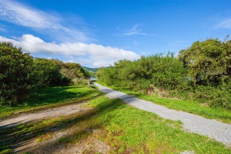 Photo of property in 21 Ogilvie Road, Kinloch, Taupo, 3377
