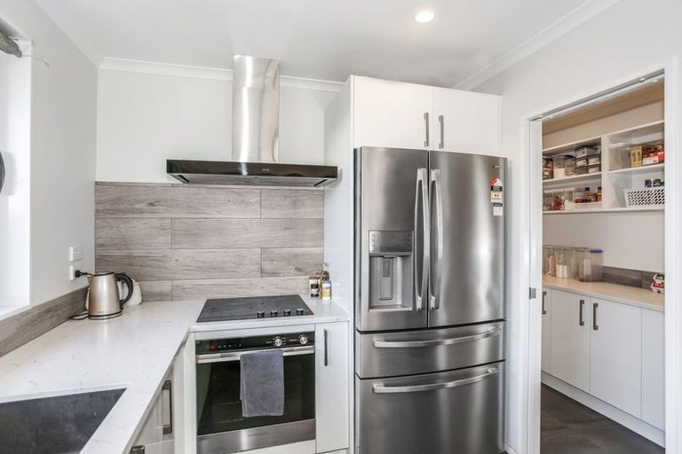 Photo of property in 16 Lippiatt Crescent, Pokeno, 2402