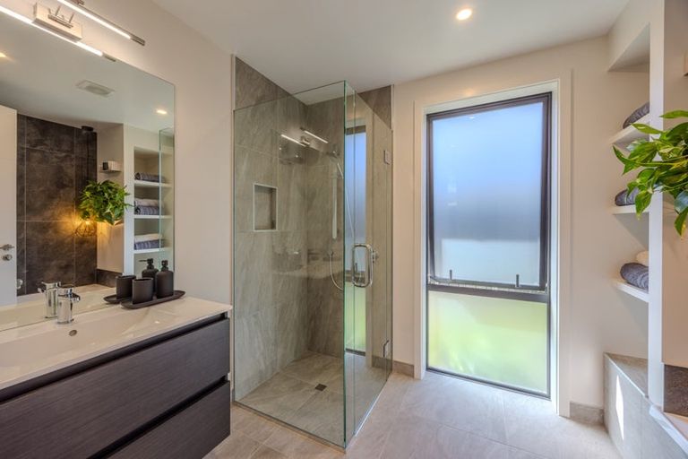 Photo of property in 8 Mills Road, Wanaka, 9305