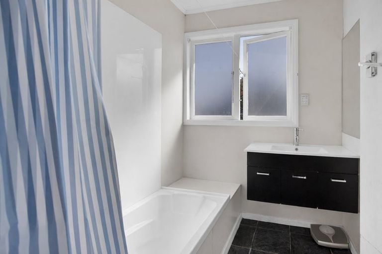 Photo of property in 8 Pacey Avenue, Hawera, 4610