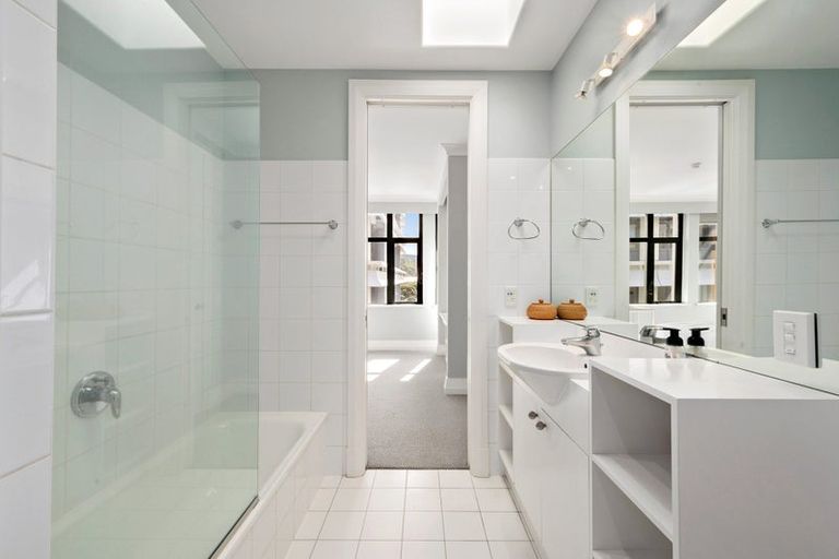 Photo of property in Kelvin House, 8a/16 The Terrace, Wellington Central, Wellington, 6011