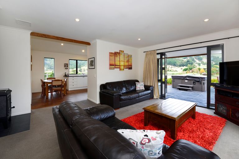 Photo of property in 32 Hollyman Road, Hira, Nelson, 7071