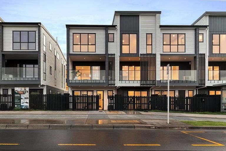 Photo of property in 9 Coast Garden Drive, Hobsonville, Auckland, 0616