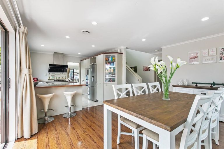 Photo of property in 9 Erne Crescent, East Tamaki, Auckland, 2016