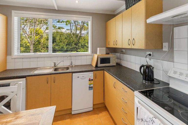 Photo of property in 2/6 Hood Place, Spotswood, New Plymouth, 4310