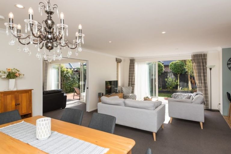 Photo of property in 48 Titirangi Crescent, Parklands, Christchurch, 8083