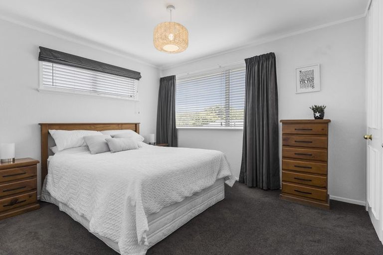 Photo of property in 61 Robbies Road, Shelly Park, Auckland, 2014