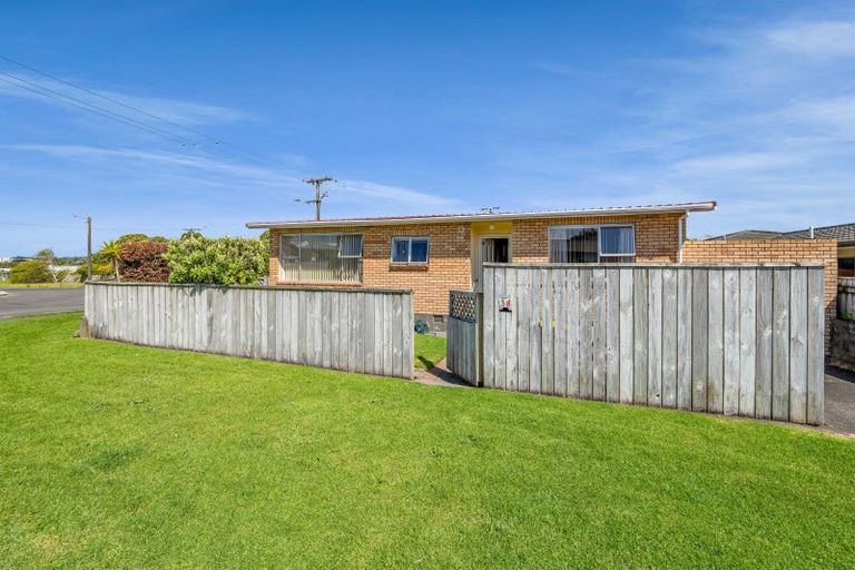 Photo of property in 38 Clemow Road, Fitzroy, New Plymouth, 4312