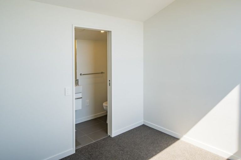 Photo of property in 2/36 Tacy Street, Kilbirnie, Wellington, 6022