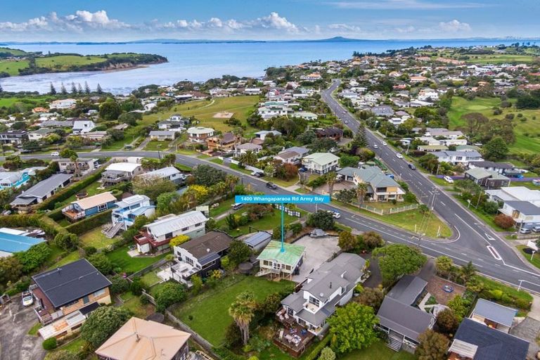 Photo of property in 1400 Whangaparaoa Road, Army Bay, Whangaparaoa, 0930