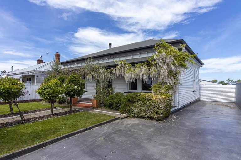 Photo of property in 16 Raymond Street, West End, Timaru, 7910