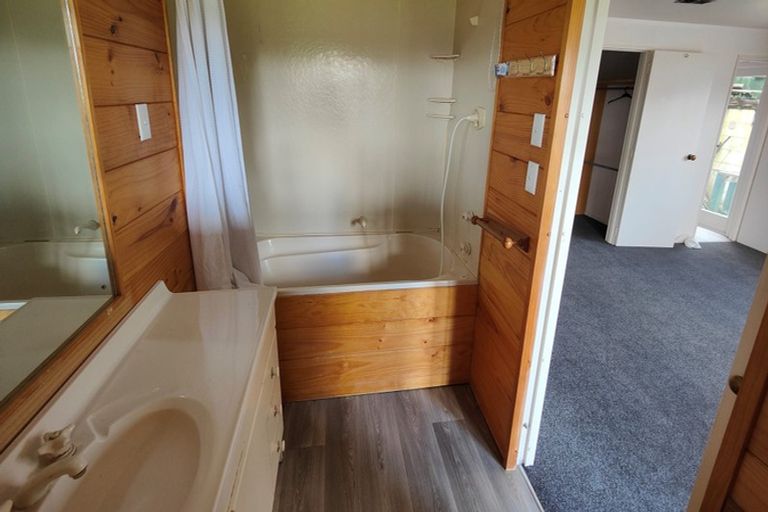 Photo of property in 16 Callard Place, Riverlea, Hamilton, 3216