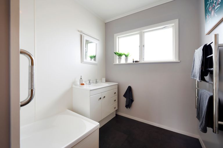 Photo of property in 8 Reeves Street, Stoke, Nelson, 7011