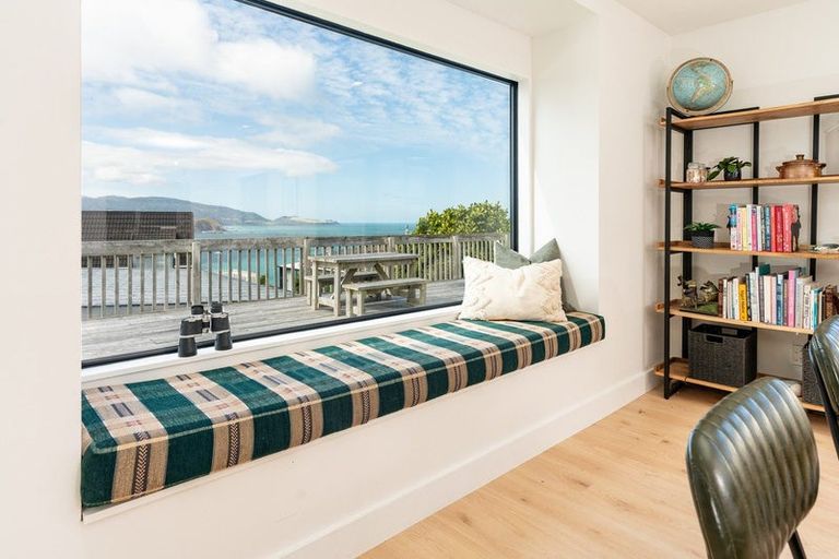 Photo of property in 39 Bowes Crescent, Strathmore Park, Wellington, 6022