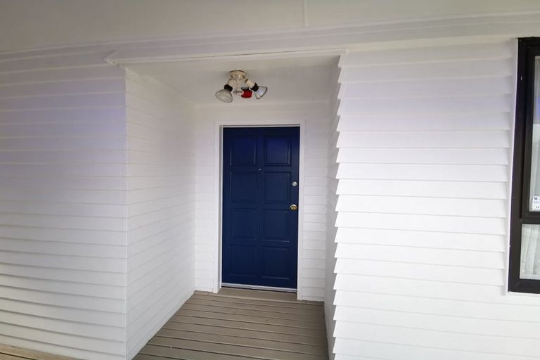 Photo of property in 187 Whites Line East, Waiwhetu, Lower Hutt, 5010