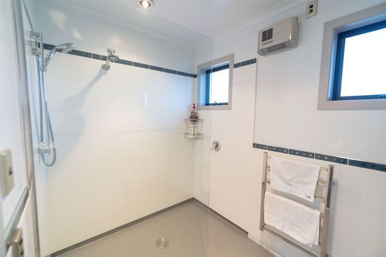 Photo of property in 12 Tawera Place, Te Anau, 9679