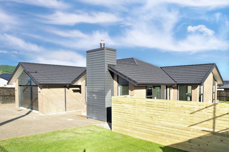 Photo of property in 91 Wingatui Road, Mosgiel, 9024