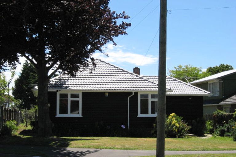 Photo of property in 107 Avonhead Road, Avonhead, Christchurch, 8042