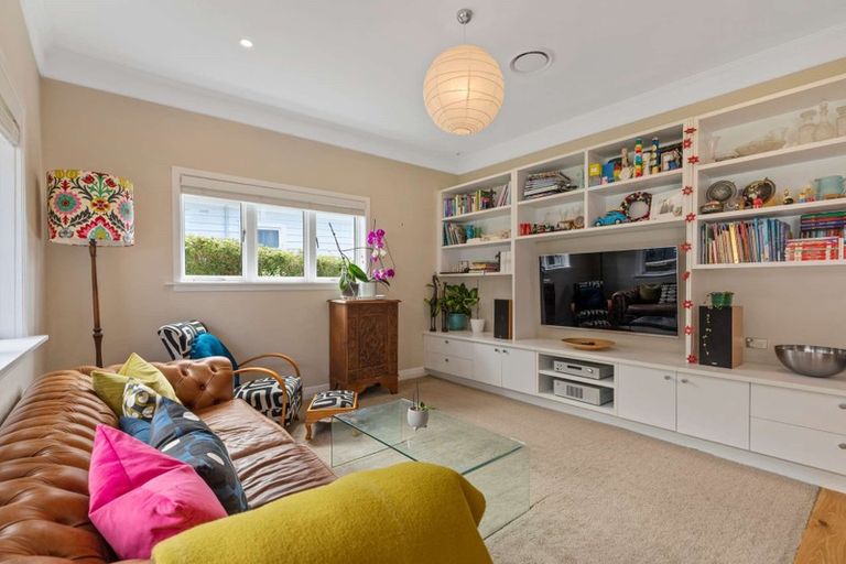 Photo of property in 39 Hillsborough Road, Hillsborough, Auckland, 1042