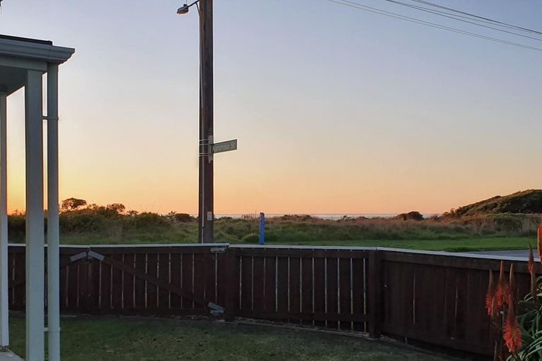 Photo of property in 26 Marine Parade, Otaki Beach, Otaki, 5512