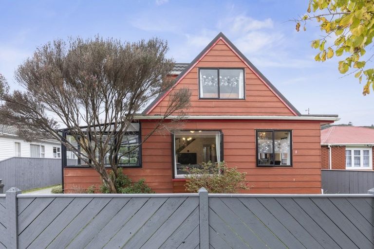 Photo of property in 37a Bledisloe Crescent, Wainuiomata, Lower Hutt, 5014