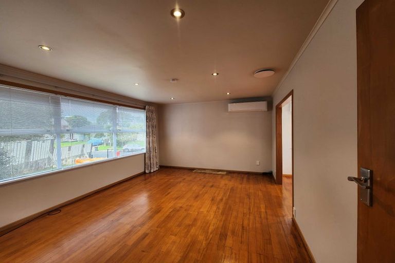 Photo of property in 11 Hamurana Place, Te Atatu Peninsula, Auckland, 0610