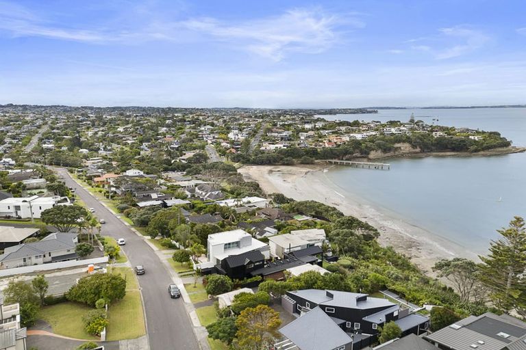 Photo of property in 11a Bournemouth Terrace, Murrays Bay, Auckland, 0630