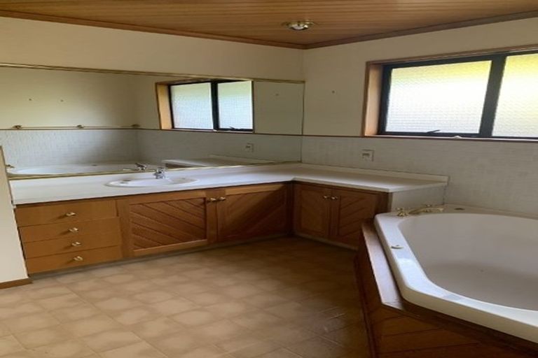 Photo of property in 22 Apsley Drive, Russley, Christchurch, 8042