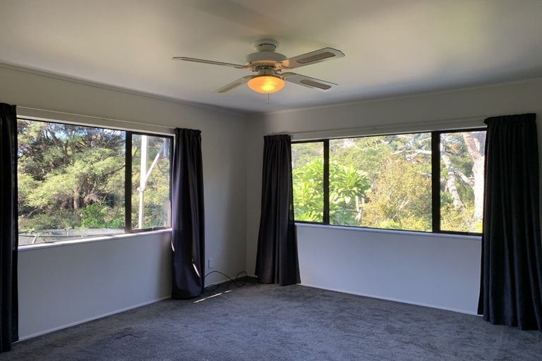 Photo of property in 2/20 Lagoon Way, West Harbour, Auckland, 0618