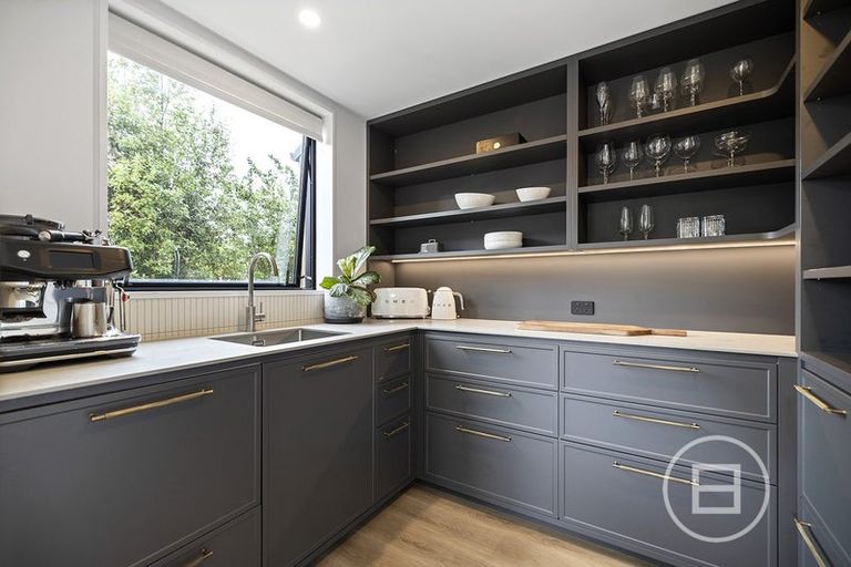 Photo of property in 6 Heuchan Lane, Wanaka, 9305