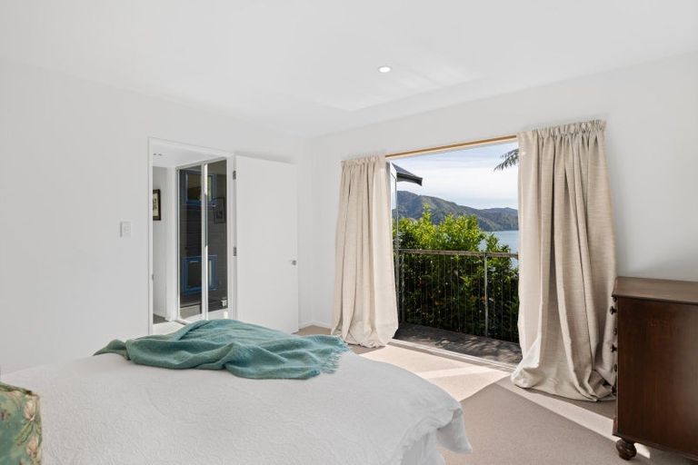 Photo of property in 2045 Queen Charlotte Drive, Ngakuta Bay, Picton, 7281