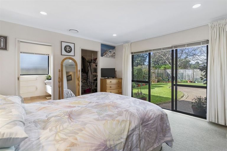 Photo of property in 12 Moy Place, East Tamaki Heights, Auckland, 2016