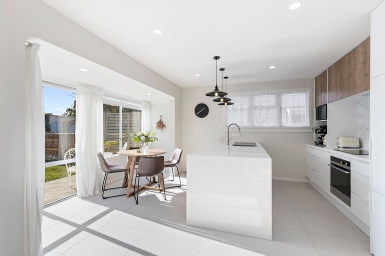 Photo of property in 46 Doralto Road, Frankleigh Park, New Plymouth, 4310