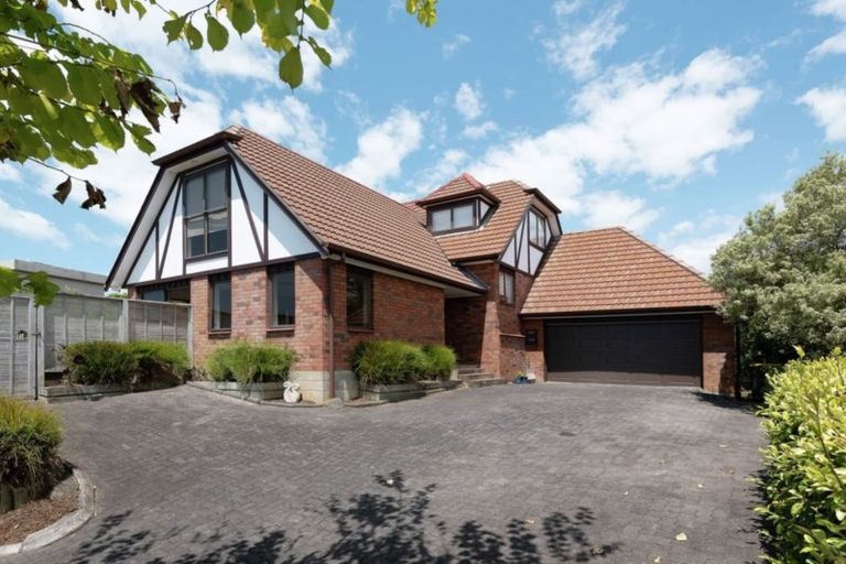 Photo of property in 24 Copperfield Terrace, Mellons Bay, Auckland, 2014