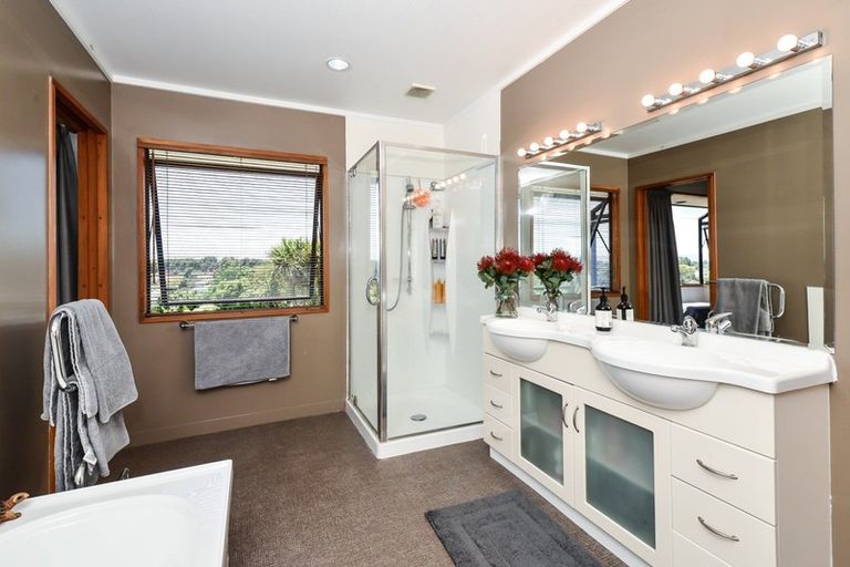 Photo of property in 8 Northview Lane, Nawton, Hamilton, 3200