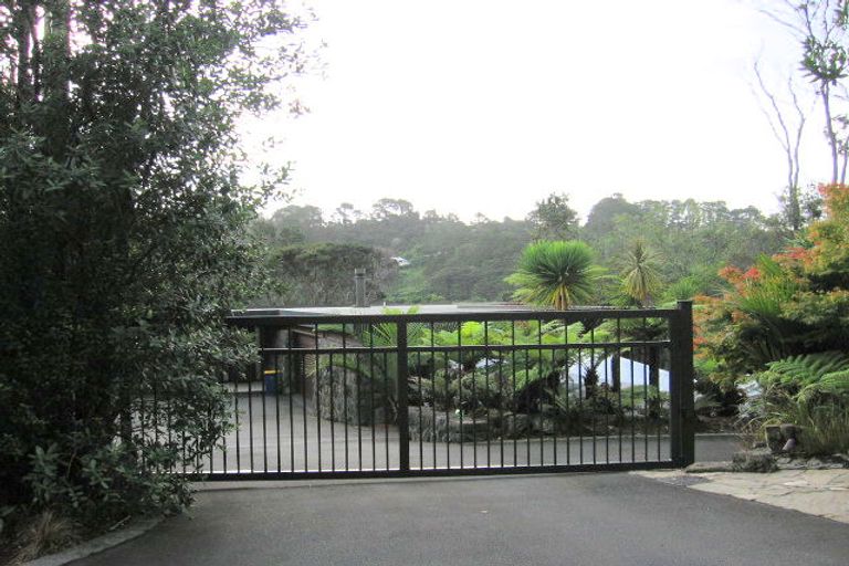 Photo of property in 20 Oscar Road, Greenhithe, Auckland, 0632