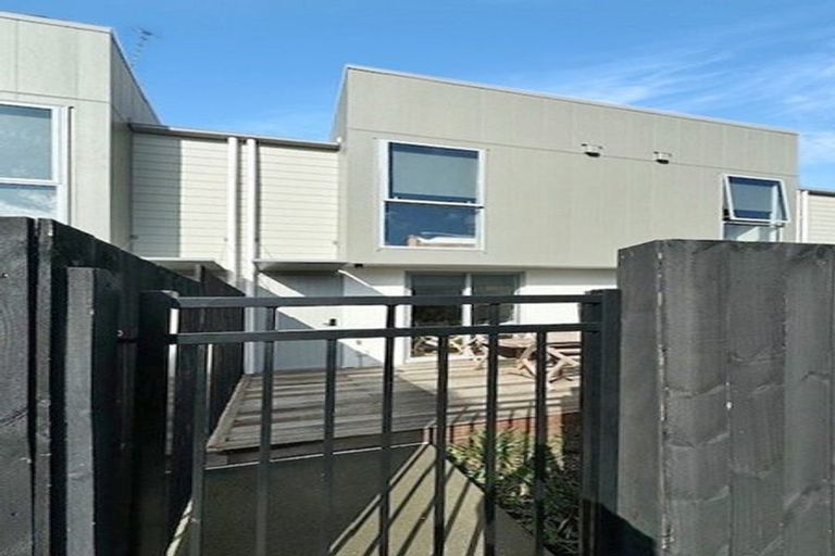 Photo of property in 10/25 Tranent Road, Mangere, Auckland, 2022