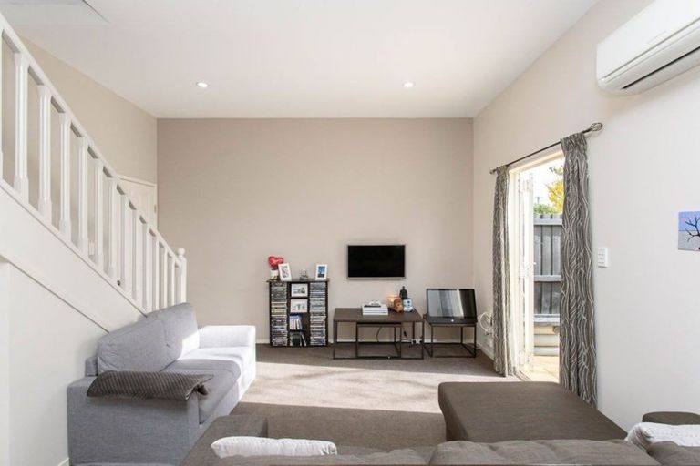 Photo of property in 9g Crohane Place, Addington, Christchurch, 8024