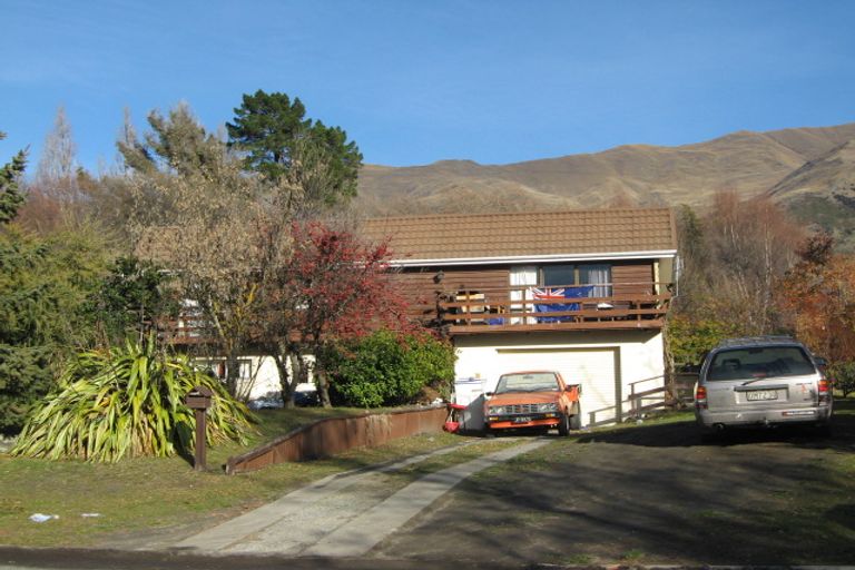 Photo of property in 3 Sargood Drive, Wanaka, 9305