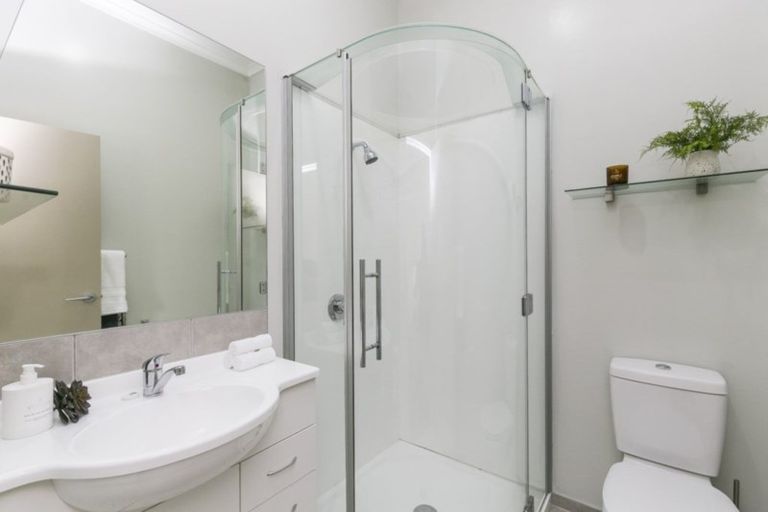 Photo of property in 16 View Road, Titahi Bay, Porirua, 5022