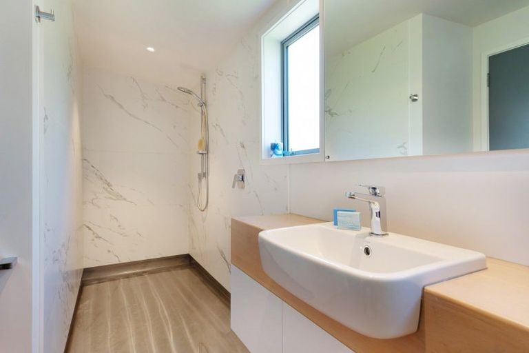 Photo of property in 29a Greenaway Road, Waikanae, 5036